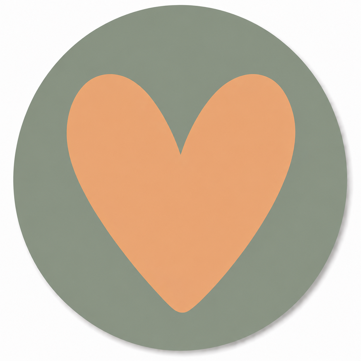 Assise en contreplaqué bouleau et linoléum motif coeur beige sur fond vert sauge. Produit fabriqué par Hey Ben !, atelier d'ébénisterie à Loix sur l'île de ré