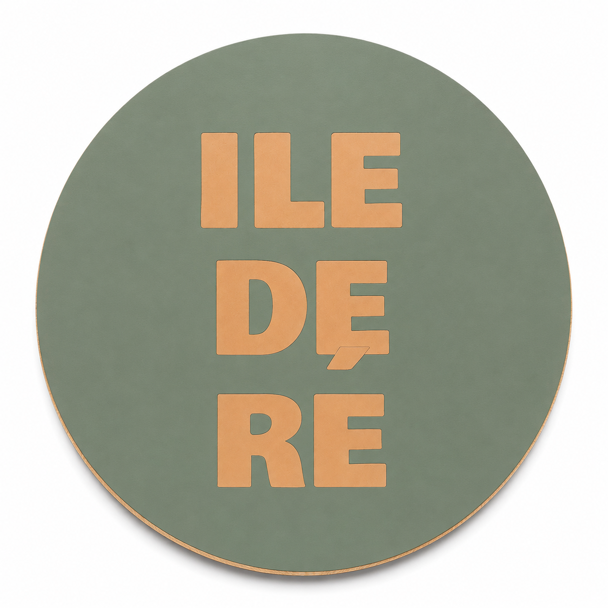 Assise en contreplaqué bouleau et linoléum motif "ile de ré" beige sur fond vert sauge. Produit fabriqué par Hey Ben !, atelier d'ébénisterie à Loix sur l'île de ré fondé par Benoît Maltier