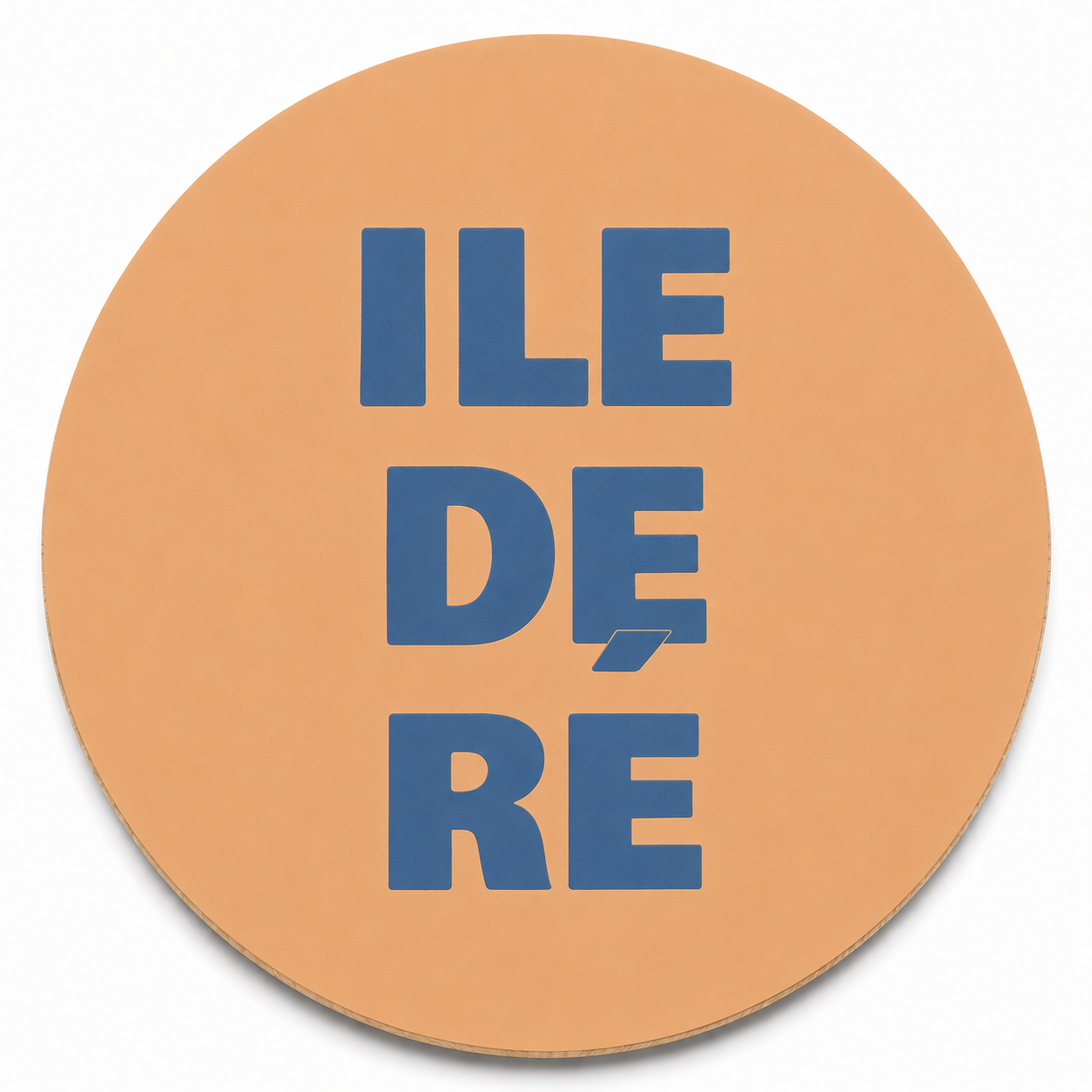 Assise en contreplaqué bouleau et linoléum motif "ile de ré" bleu  sur fond beige. Produit fabriqué par Hey Ben !, atelier d'ébénisterie à Loix sur l'île de ré fondé par Benoît Maltier
